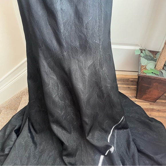 Halston Heritage Evening Sleeveless Jacquard Metallic Trumpet Gown Black Sz 8 - Picture 14 of 16